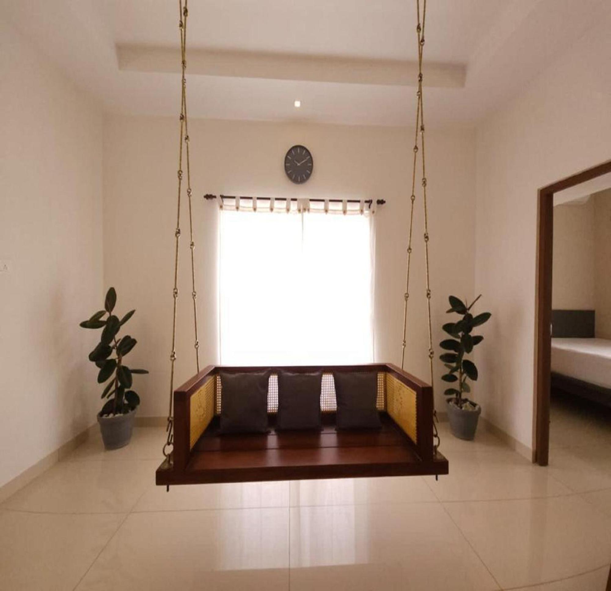 Thulasi Avenue Inn Pollāchi Kültér fotó
