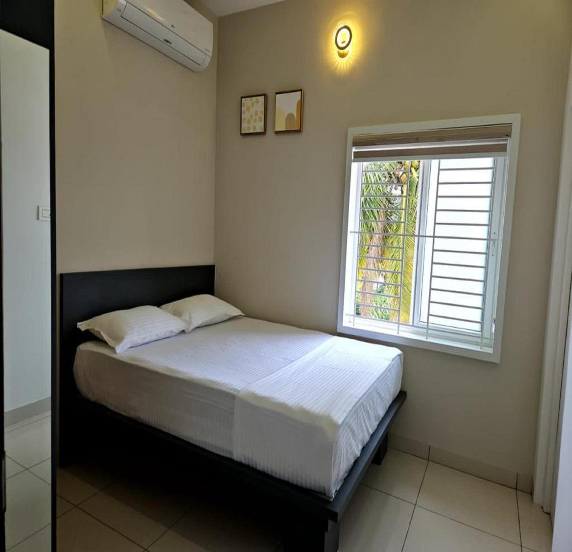 Thulasi Avenue Inn Pollāchi Kültér fotó